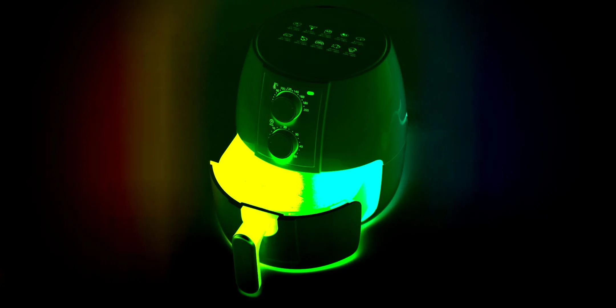 Nồi chiên không dầu phiên bản RGB với ánh sáng neon rực rỡ, tượng trưng cho phong cách gaming.