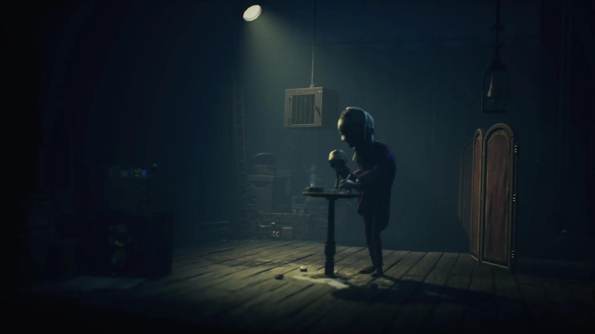 Bầu không khí u ám, ánh sáng và âm thanh tạo cảm giác rùng rợn trong Little Nightmares 3
