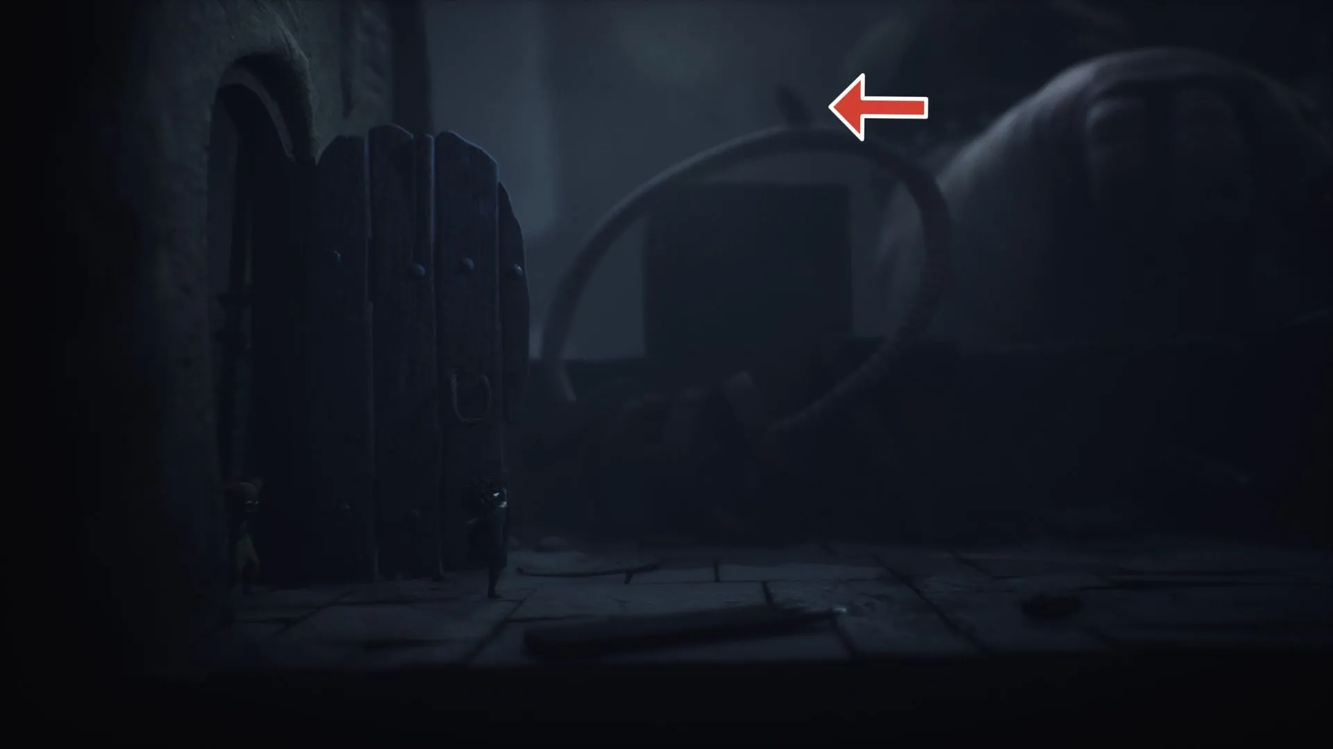 Quạ cuối cùng đậu trên đồ chơi khổng lồ trong phòng em bé Little Nightmares 3