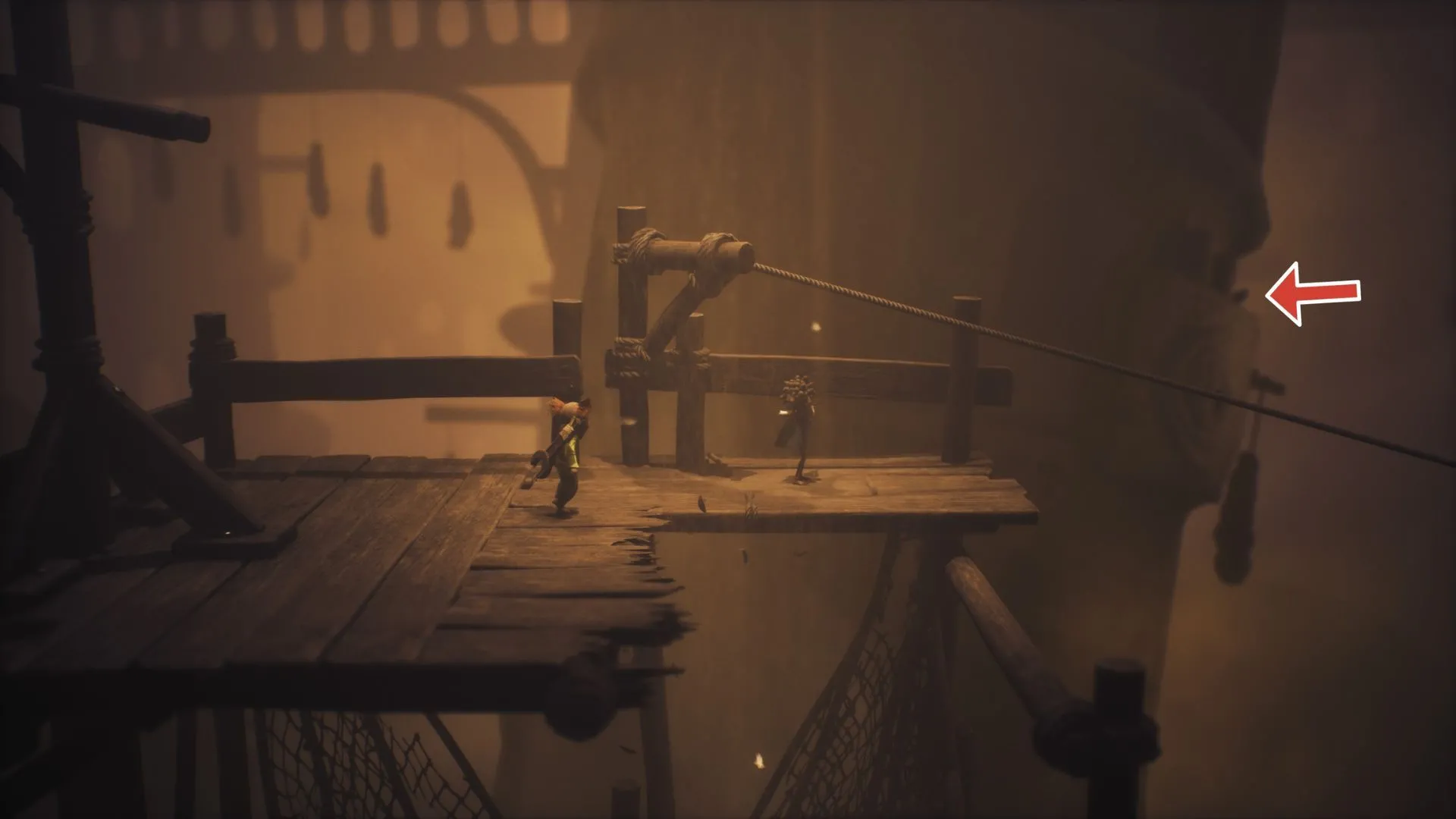 Quạ số 6 đậu trên mép tòa nhà, nhìn từ vị trí zipline Little Nightmares 3
